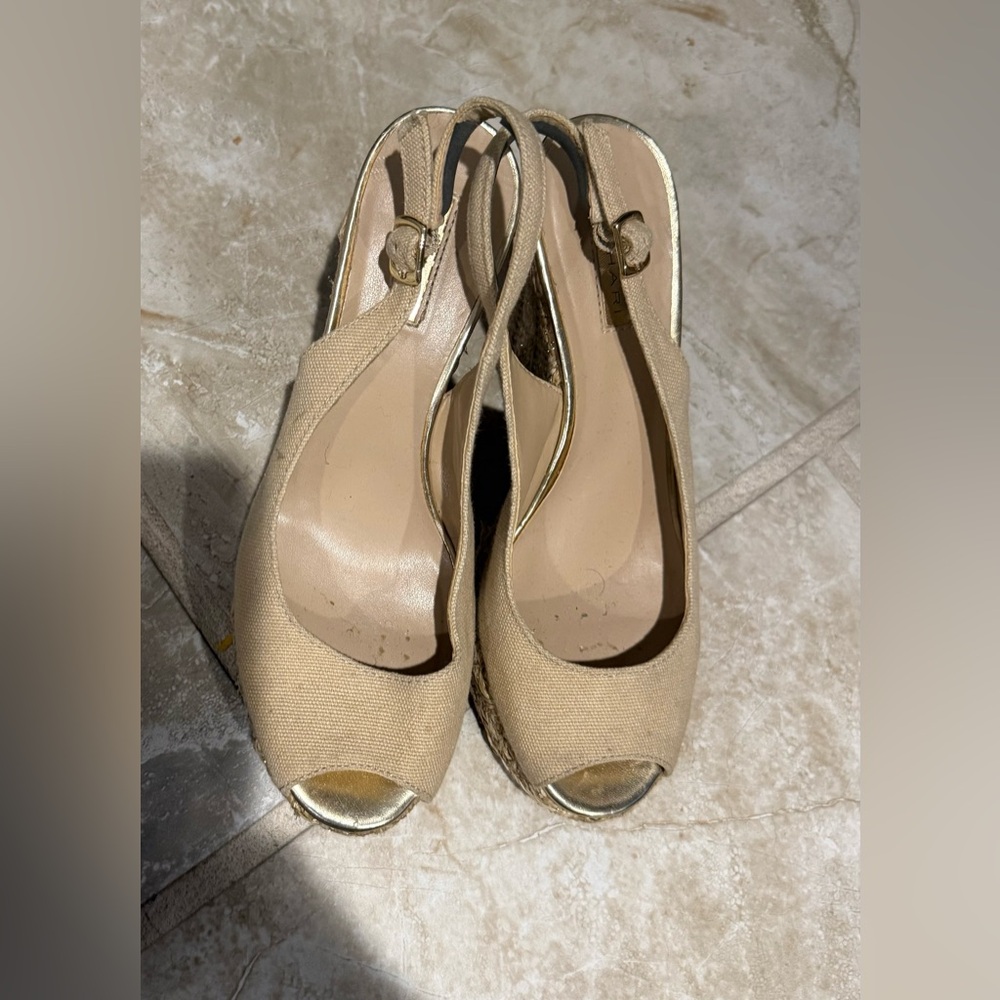 Tahari Beige Espadrille Wedge Sandals Peep Toe Slingback Size 6M